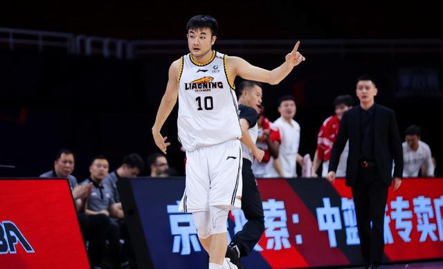 欢迎管子煜来到广州男篮，华侨大学表现令人动容